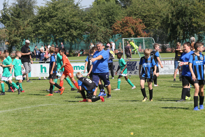 Heiß ging es her auf dem Fußballplatz. Die jungen Mannschaften schenkten sich nichts und zeigten alle Spiele hindurch volle