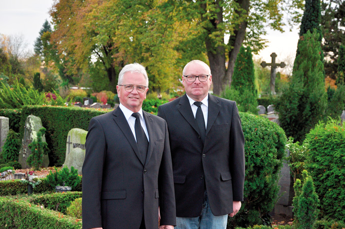 Hans Pietzonka (links) und Erich Brunnert haben über vier Jahrzehnte insgesamt, erst als Helfer beim Vorgänger Heinz Hanhar