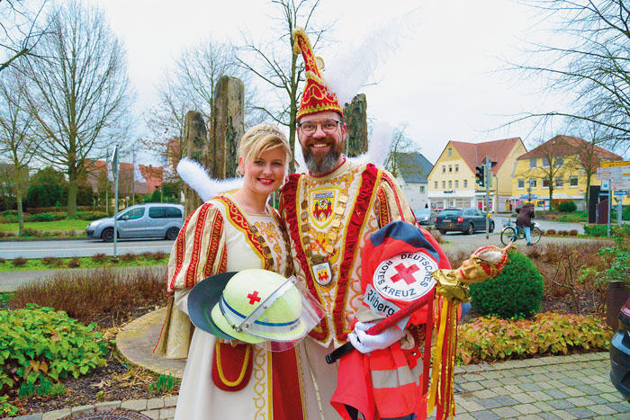 Karin I. Lummer und Michael IV. Sellemerten freuen sich auf die gemeinsame närrische Zeit auf dem Thron der GKGR. Der Prinz 