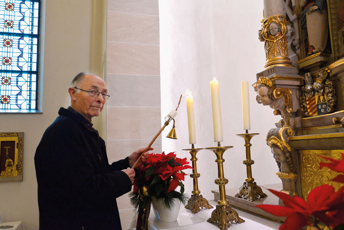 Auch das Entzünden der Kerzen vor den Gottesdiensten und anderen kirchlichen Feierlichkeiten gehörte zu den Aufgaben von Be