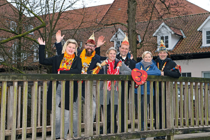 Die Regentenpaare Karin I. Lummer und Michael IV. Sellemerten (v.l.), Steffi I. Jahn und Thorsten I. Borgmeier sowie Dörte u