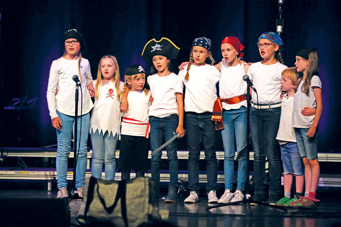 Die Gruppe der jungen Piraten hatte ganz besonders viel Freude an ihrem Auftritt und bekam kräftigen Applaus. 
