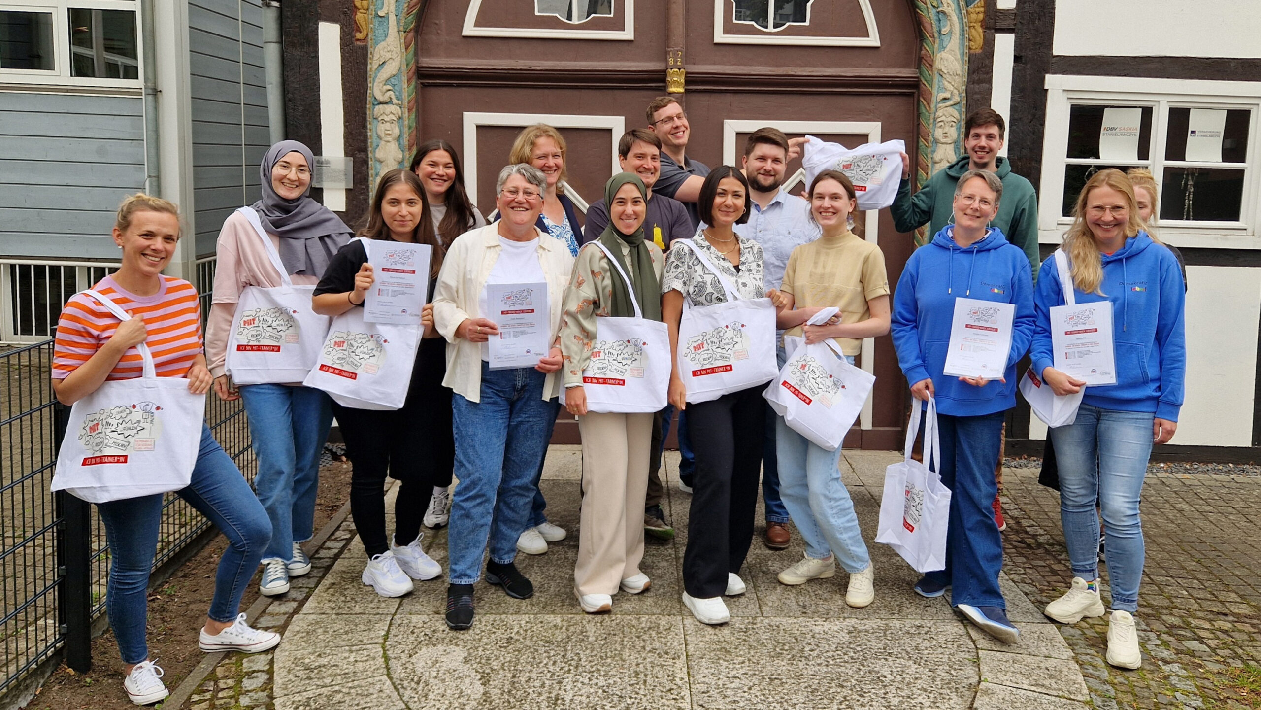 Die Teilnehmenden des ‚MIT‘-Projekts haben sich in den vergangenen Monaten zu Trainerinnen und Trainern ausbilden lassen.