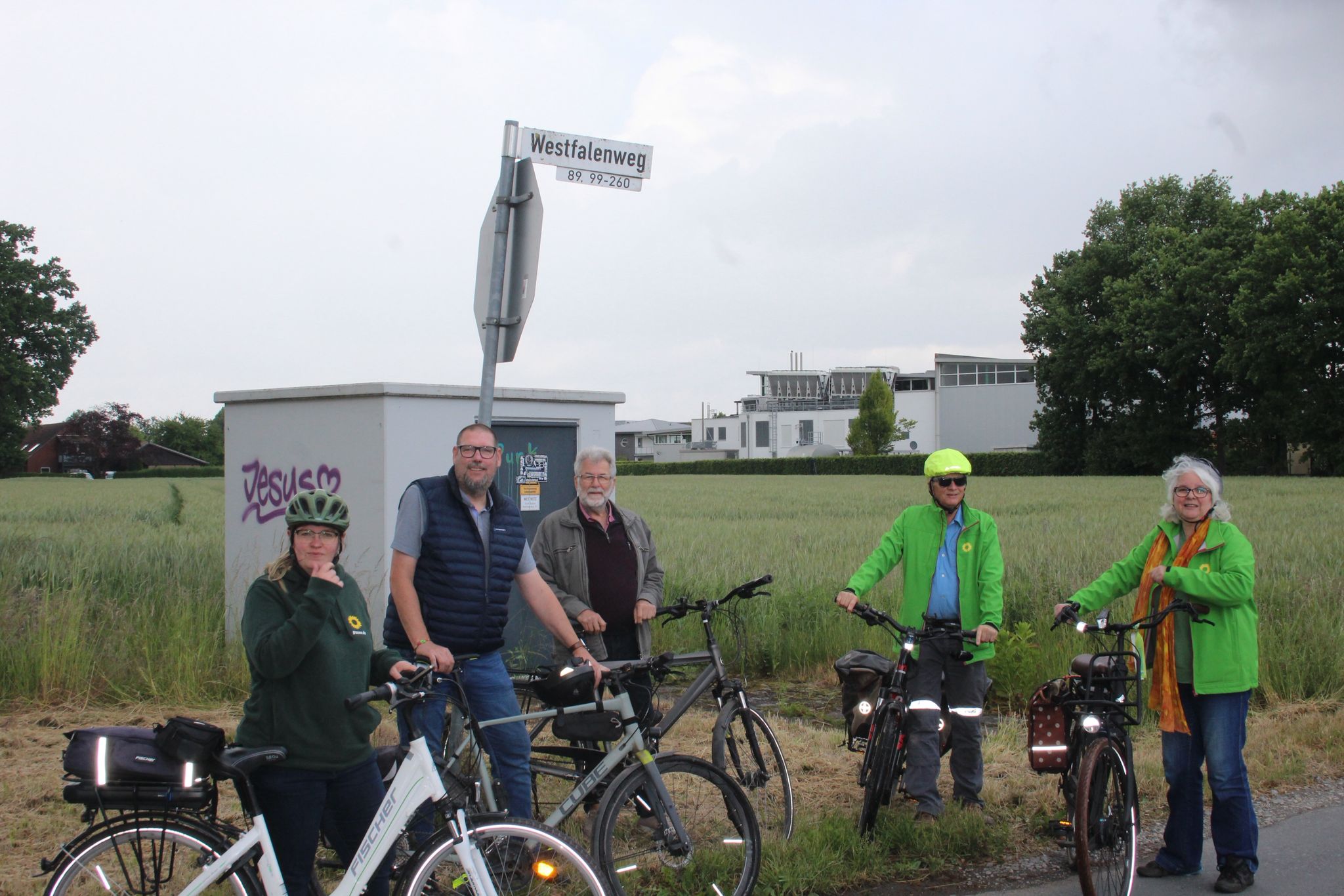 Ortstermin der Grünen-Fraktion am Westfalenweg. (Foto: privat)